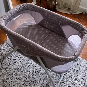 Traveler Portable Bassinet
